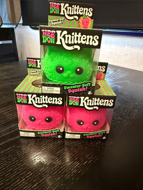 Neehdoh Other - Knittens Sweater-Soft Squish Toy - Green & Pink